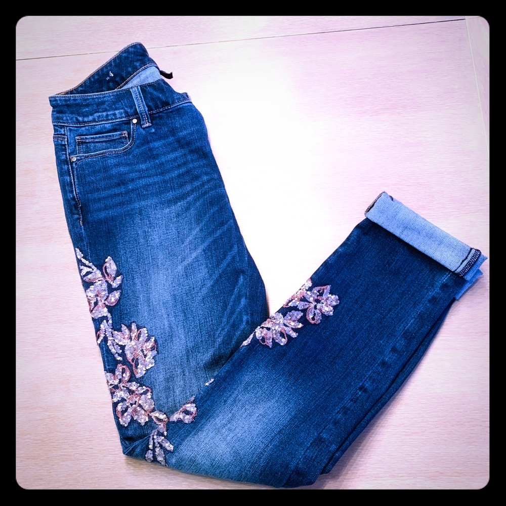 Floral embroidered jeans